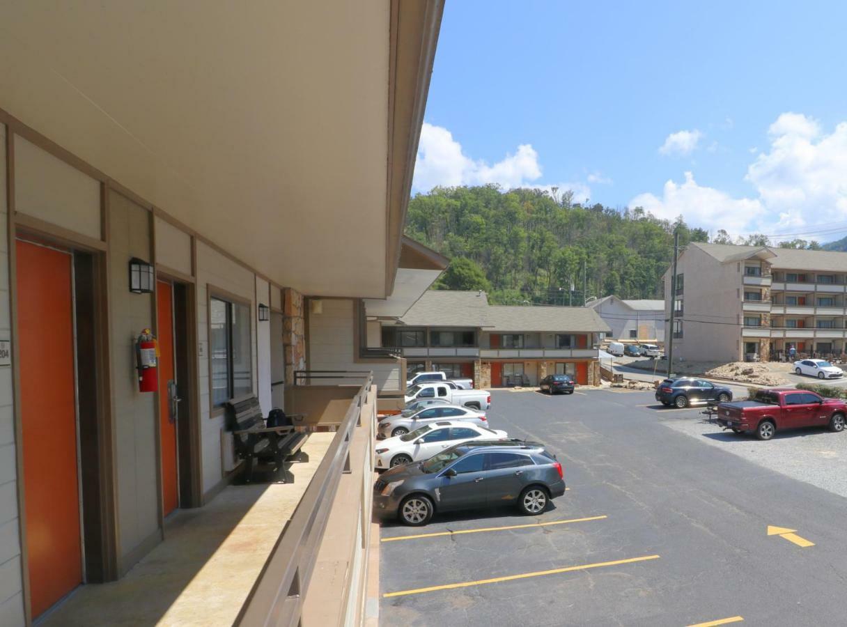 Howard Johnson By Wyndham Downtown Gatlinburg Exteriör bild